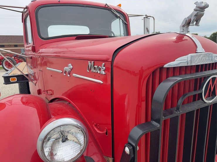 1951-mack-a30-image-12