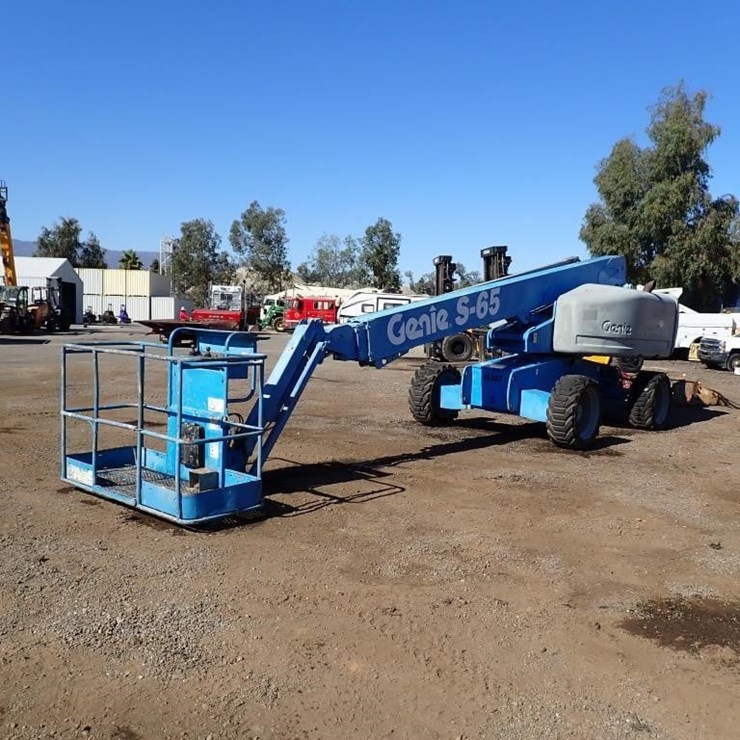 2004 GENIE S65