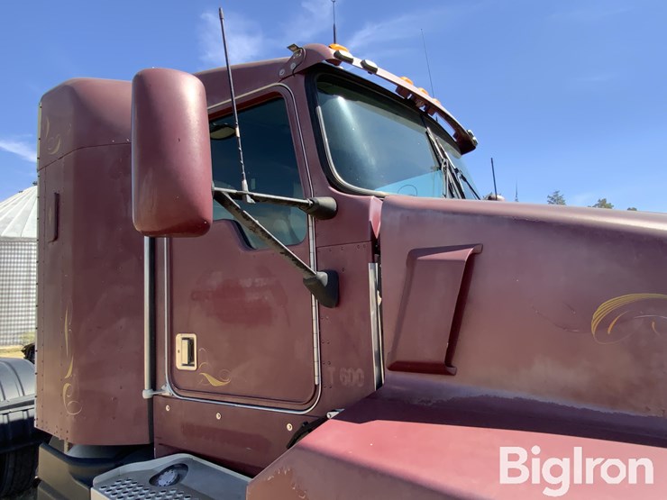2000-kenworth-t600-image-12