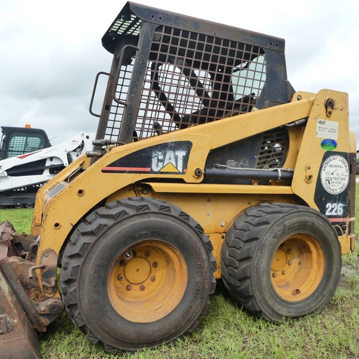 2003 CATERPILLAR 226