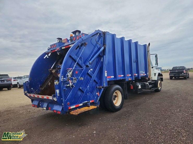 2007-international-workstar-7400-image-3