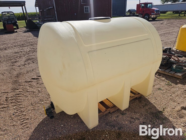 snyder-720-gal-poly-liquid-fertilizer-tank-image-7