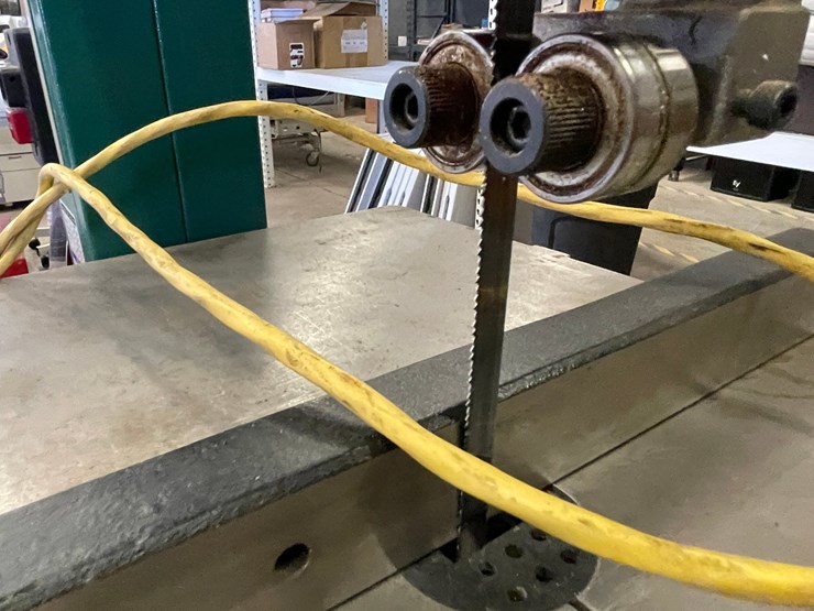#4645-•-grizzly-g0640x-bandsaw-image-8