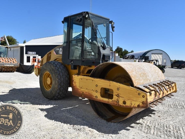 2009-caterpillar-cs56-image-22
