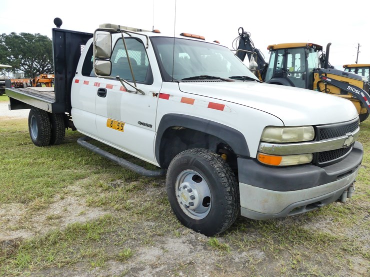 2002-chevrolet-3500-image-2