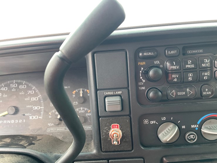 2000-chevrolet-silverado-3500-image-88