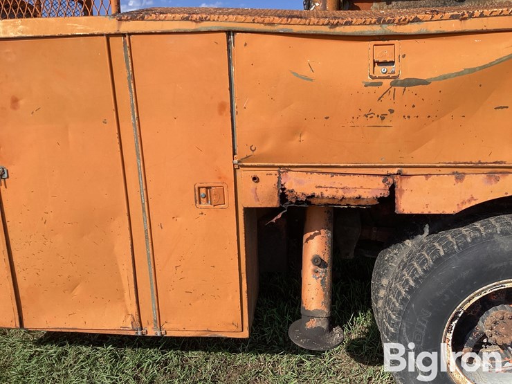 1975-ford-f750-image-12