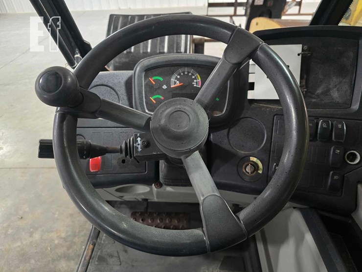 2018-caterpillar-tl642d-image-14
