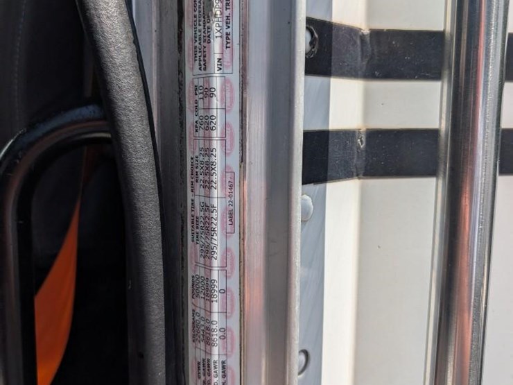2014-peterbilt-386-image-9