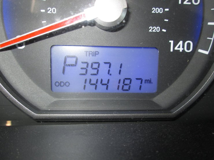 2012-hyundai-santa-fe-image-31