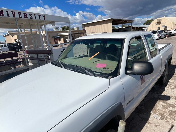 2002-chevrolet-silverado-2500-image-13