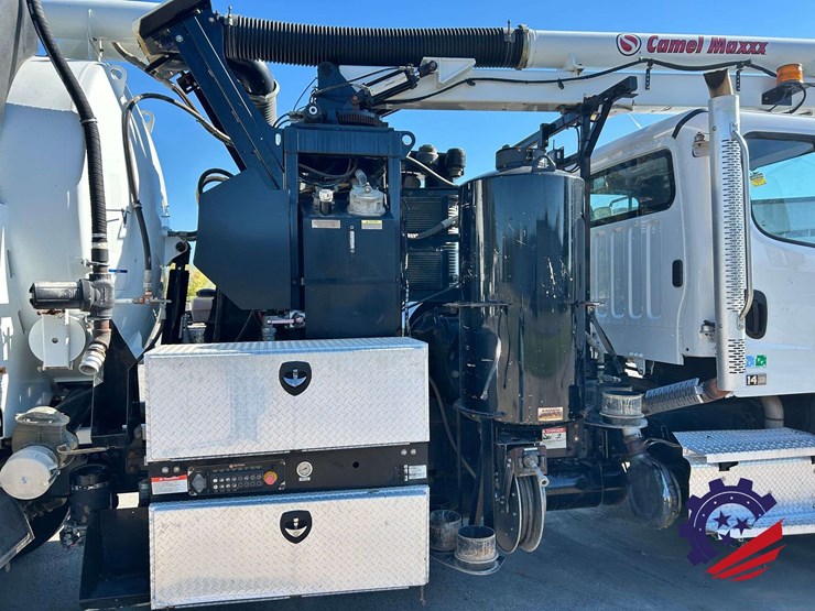 2019-freightliner-114sd-image-90