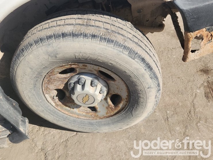 2005-chevrolet-3500-image-10