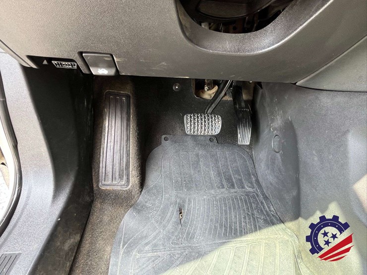2020-chevrolet-equinox-ls-image-52