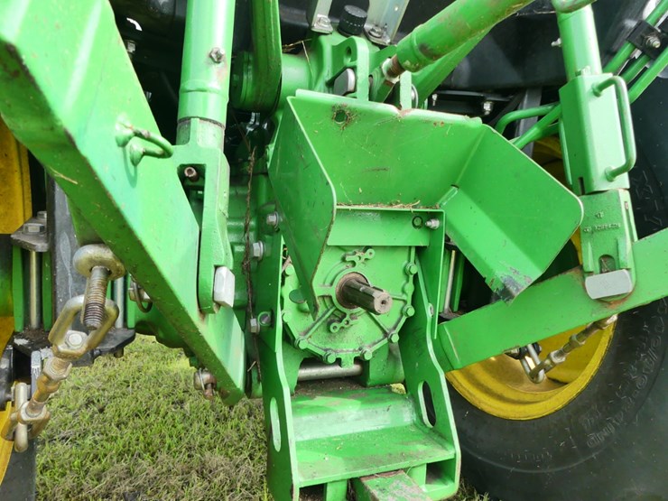 john-deere-4044m-image-8