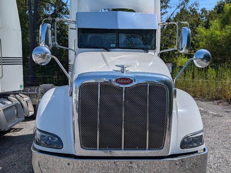2011-peterbilt-386-image-3