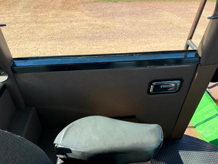 john-deere-8450-image-46
