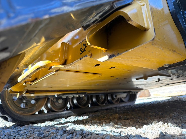 2018-deere-323e-image-59