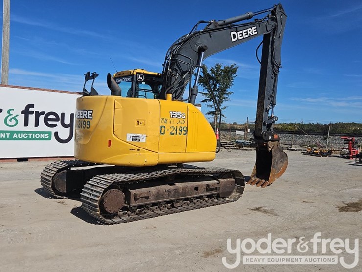 2015-deere-135g-image-4