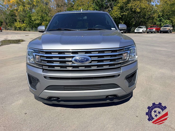 2021-ford-expedition-xlt-image-7