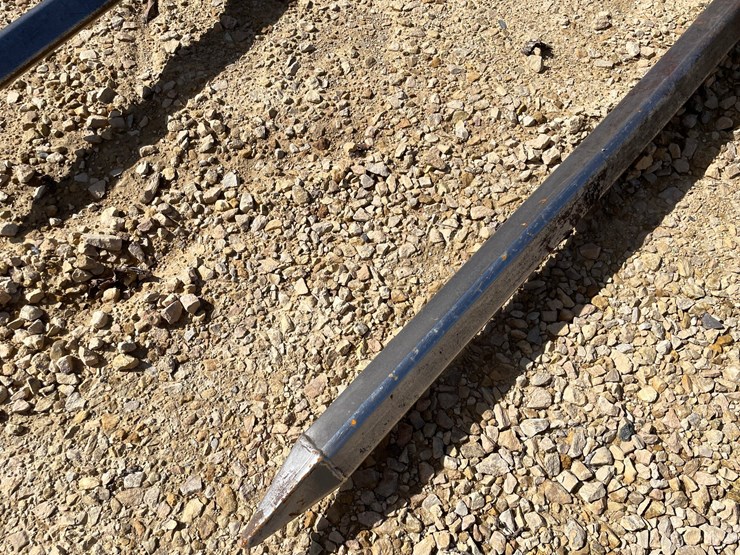 #3011-•-bale-spear-attachment-image-10
