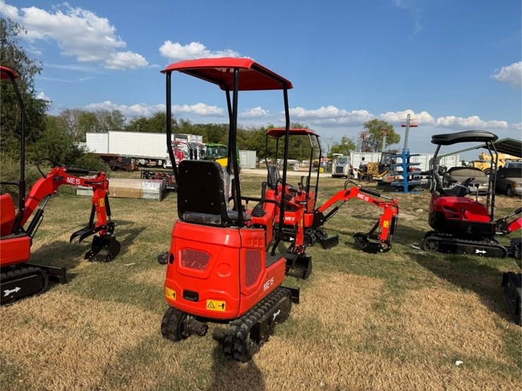 2026-me15-gas-mini-excavator-image-3