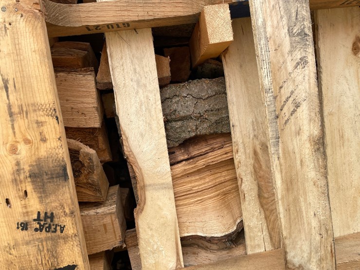 #3052-•-pallet-of-oak-firewood-image-11
