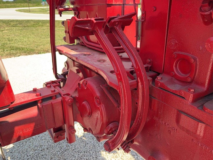 farmall-400-image-23