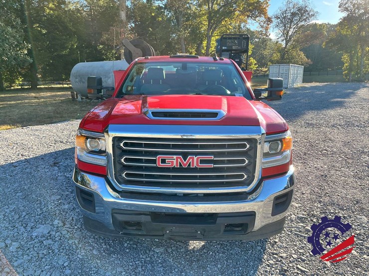 2019-gmc-sierra-3500-image-11