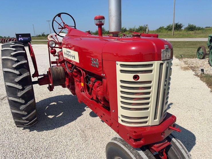 farmall-350-image-12