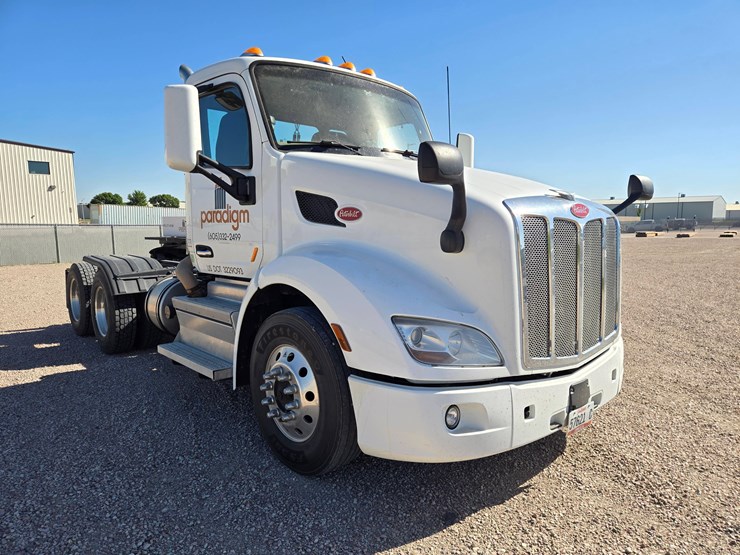2018-peterbilt-579-image-9