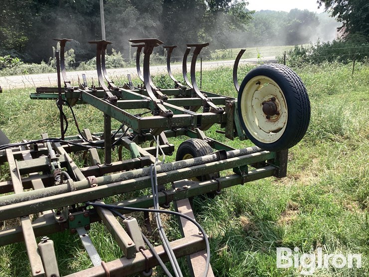 john-deere-1010-image-10