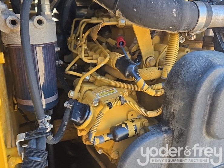 2018-caterpillar-226d-image-36