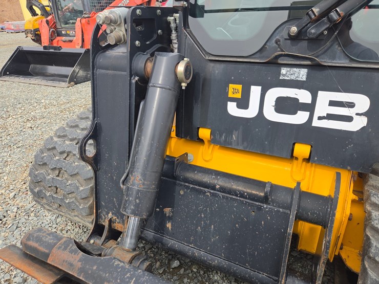jcb-225t-image-13