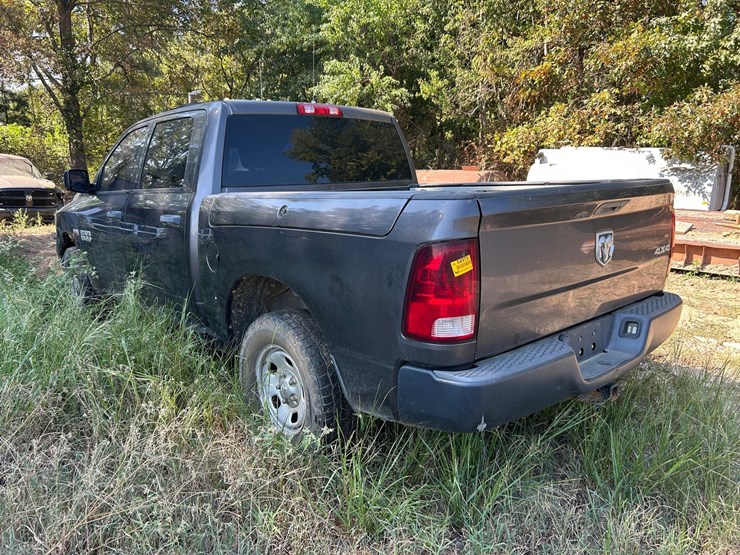 2015-dodge-1500-image-4