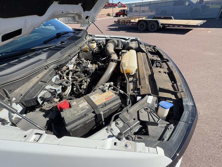 2024-ford-f150-xlt-image-35