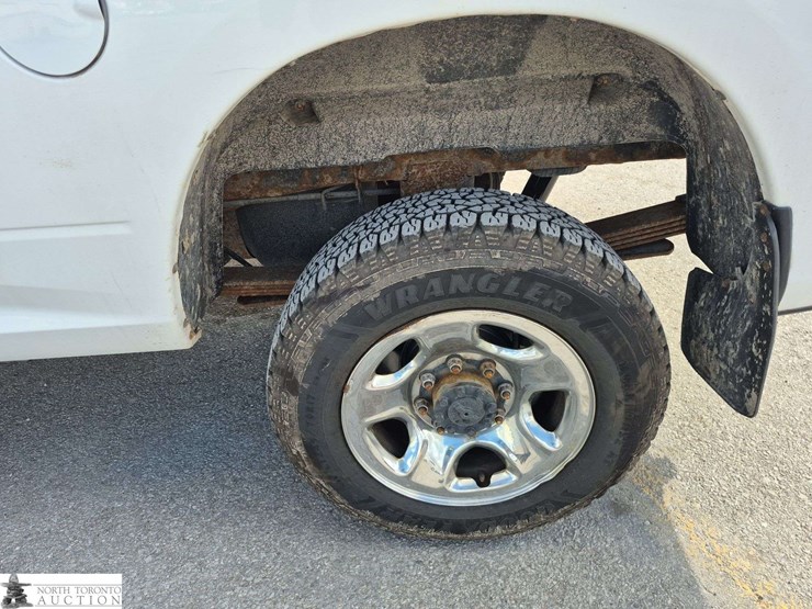 2012-dodge-2500-image-21