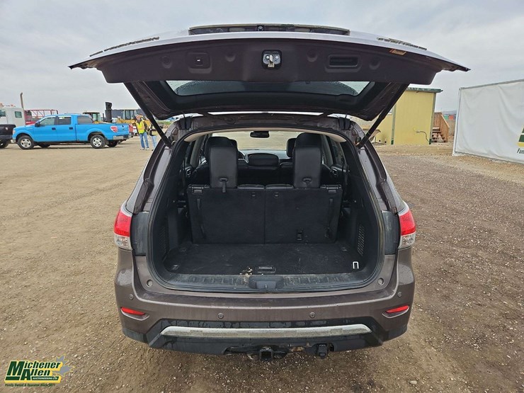 2015-nissan-pathfinder-image-11