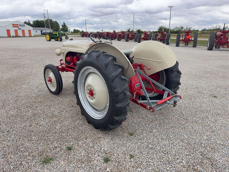 ford-8n-image-3
