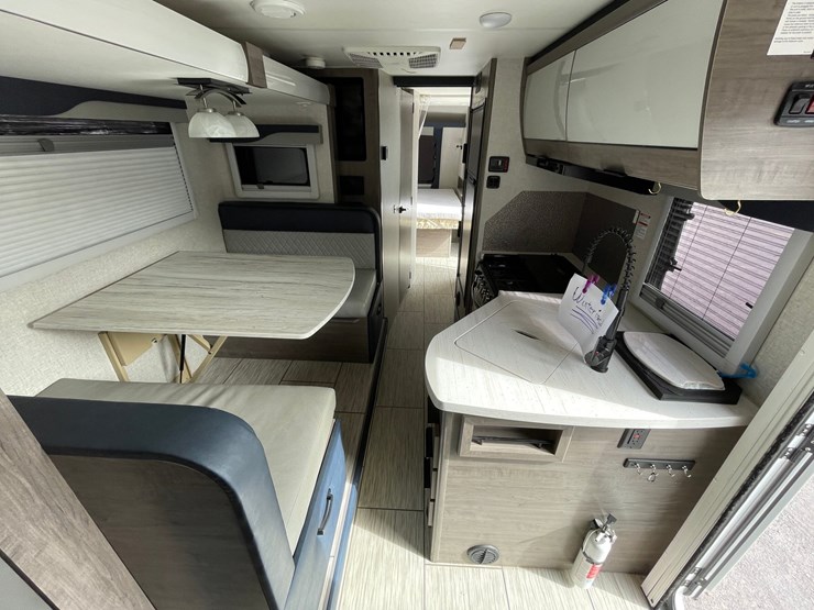 #2824-•-2022-lance-travel-trailer,-(has-new-mexico-title)-image-88