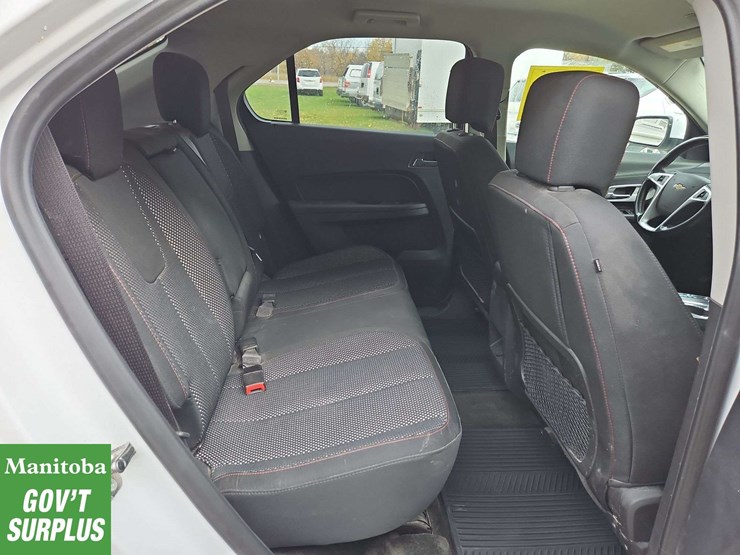 2017-chevrolet-equinox-image-28