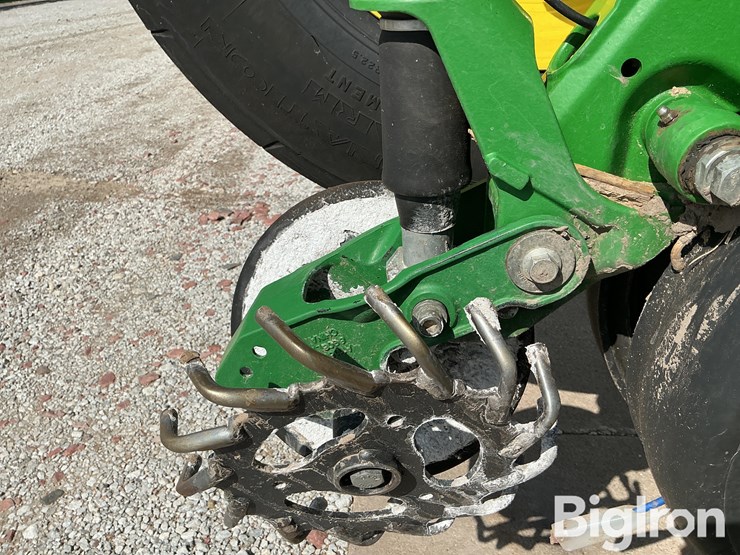 2018-john-deere-1775nt-image-11