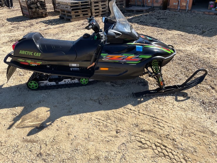 #1294-•-2001-arctic-cat-zl600-efi-snowmobile-(sells-with-bill-of-sale-only)-image-4