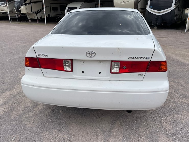 #2768-•-2001-toyota-camry-(title-in-delay)-image-7