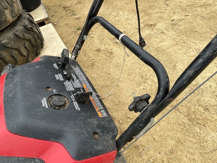 #3056-•-toro-20"-snowblower-image-6