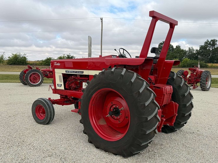 farmall-1066-turbo-row-crop-puller-image-8