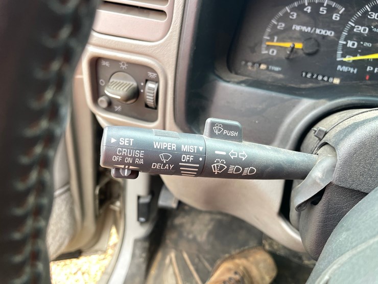 2000-chevrolet-silverado-3500-image-90
