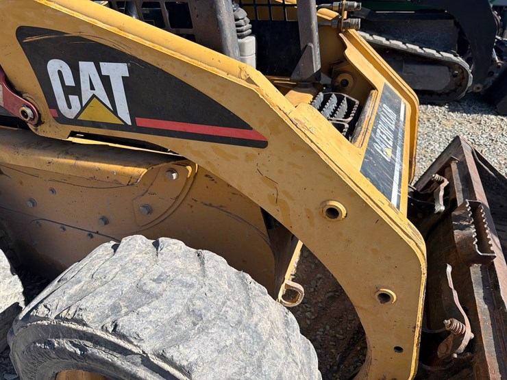 caterpillar-226-image-21
