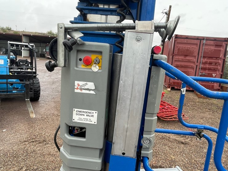 #4647-•-upright-25'-personnel-lift-image-18