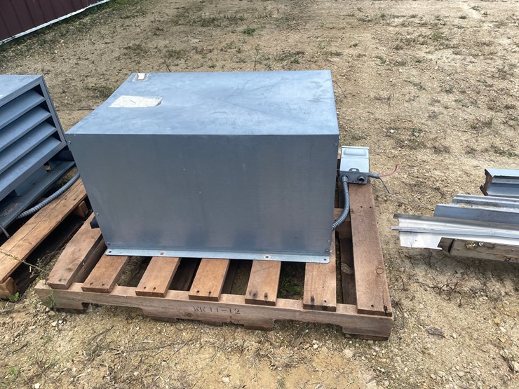 #1269-•-(1)-walk-in-cooler-and-(1)-freezer-image-31